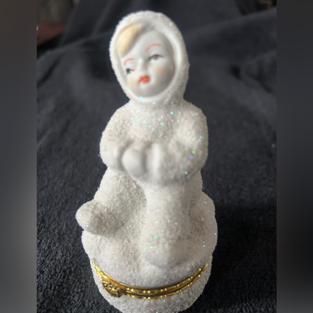 A beautiful Snow angel box